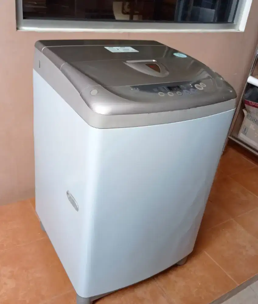 MESIN CUCI OTOMATIS MERK LG KAPASITAS 8,5 KG