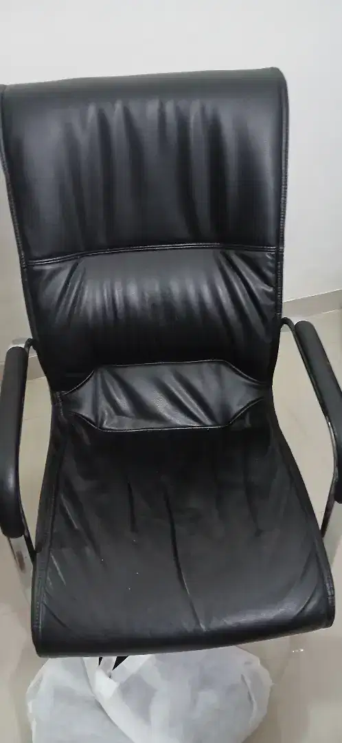 kursi kantor baru 3 bulan