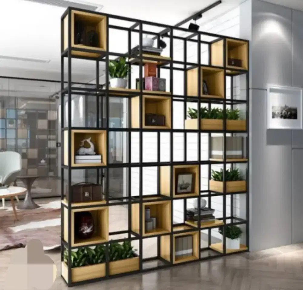 Rak partisi besi hollow