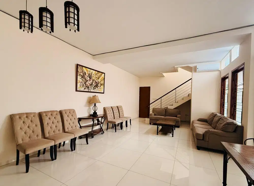 Jual Cepat 4Man 3 Lantai - Privasi & Prestise d Setrasari Raya Bandung
