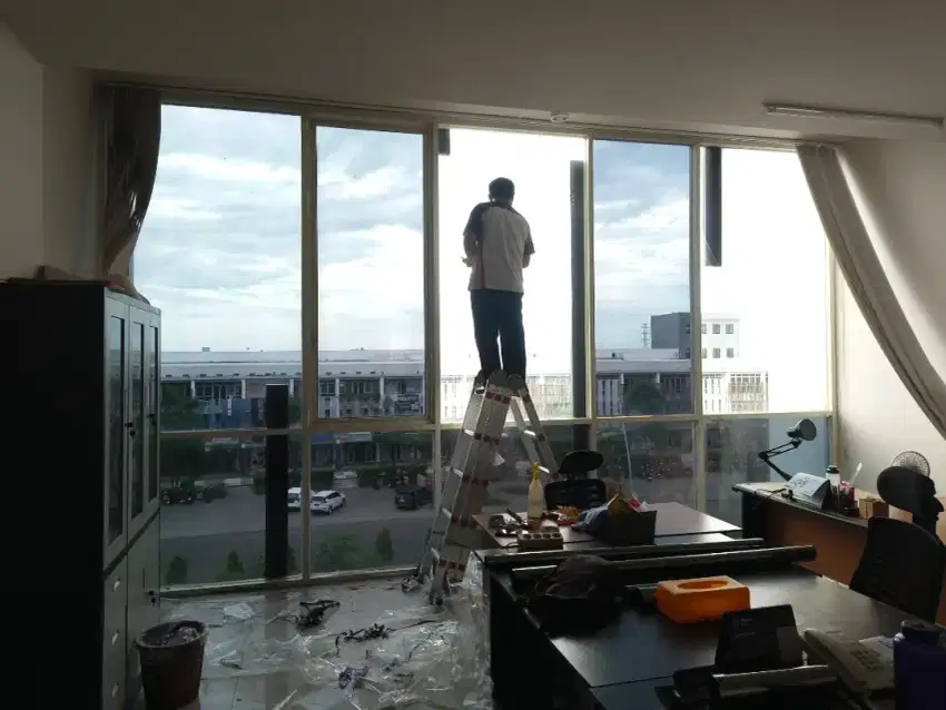 Kaca film gedung