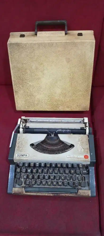 Mesin Ketik Olympia Original