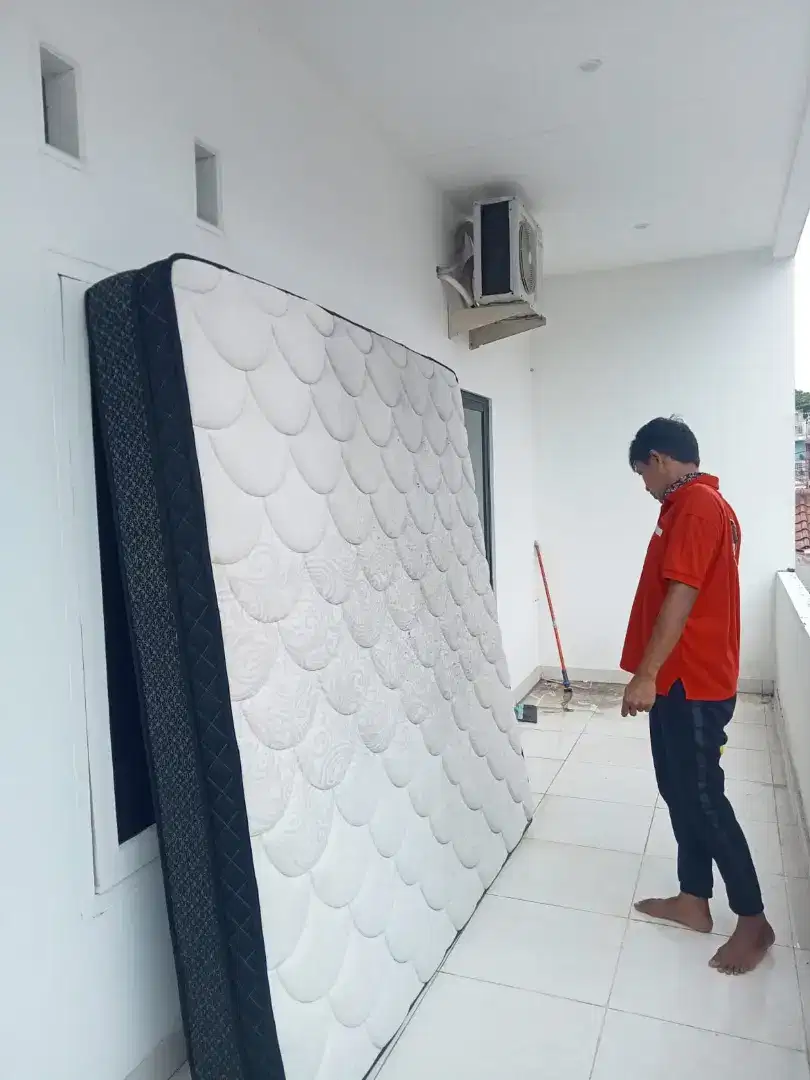 Jasa cuci sofa kasur jok mobil kursi kantor
