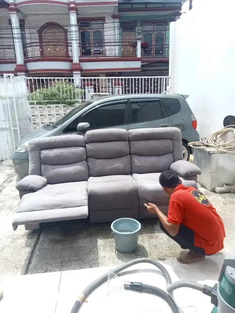 Jasa cuci sofa kursi kantor kasur jok mobil