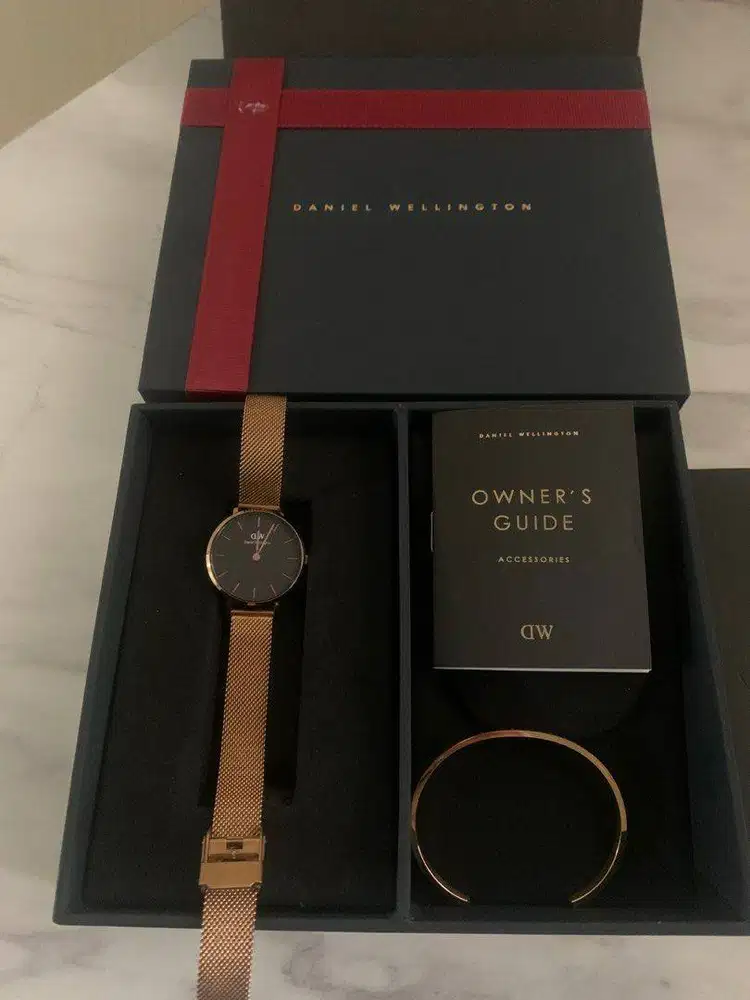 Jam Tangan Daniel Wellington, Good  condition