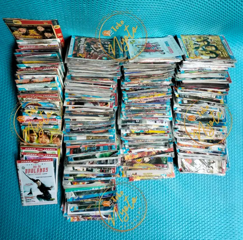 Kaset DVD film bekas, banyak pilihan.