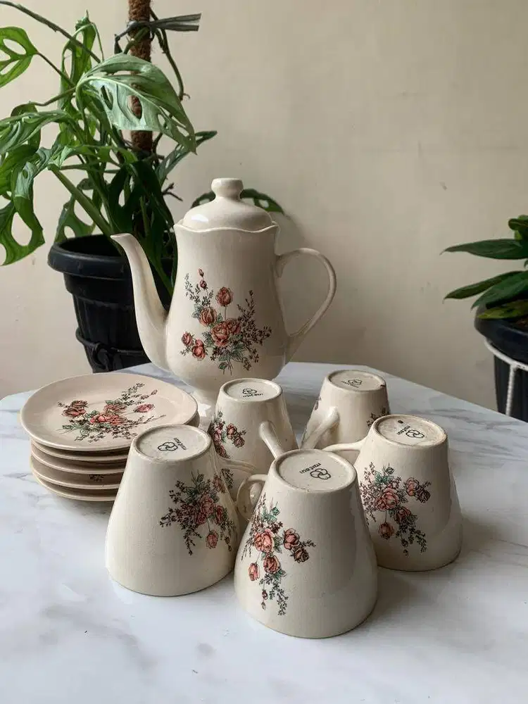 Tea set vintage