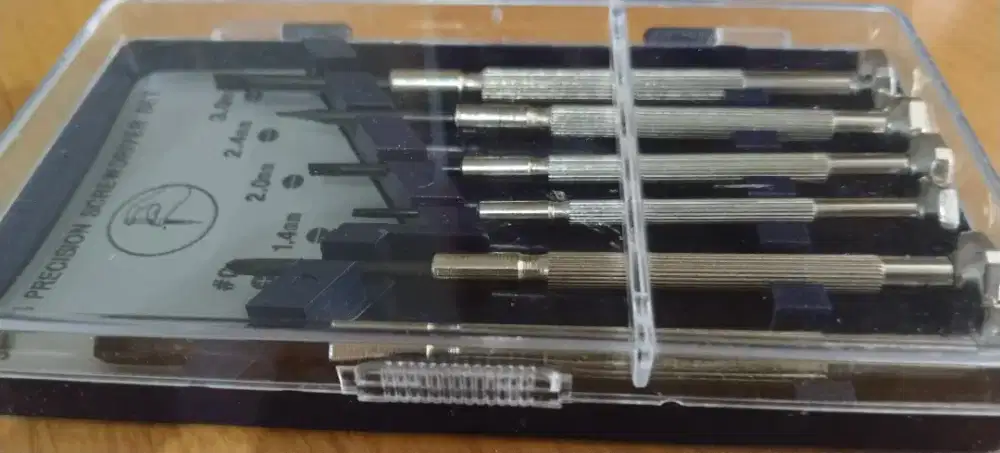 PRECISION SCREWDRIVER MERK LUAR