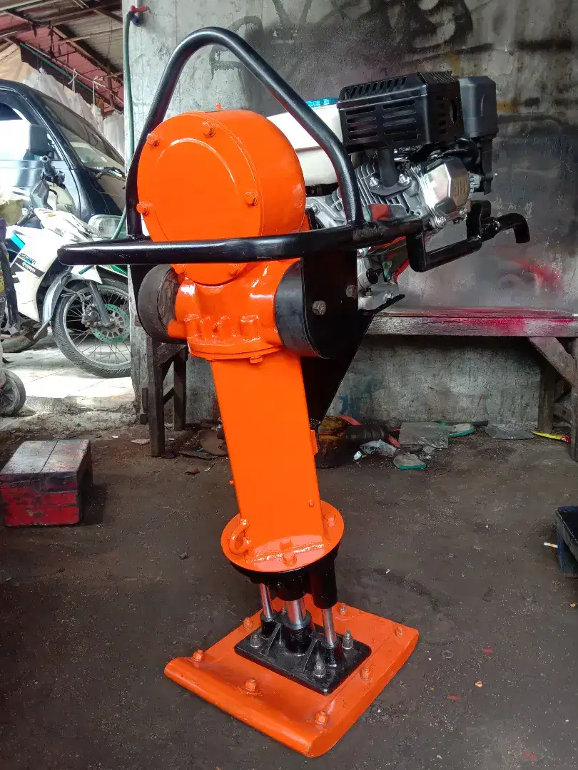 Mesin Pemadat Tanah / Stamper Kuda.