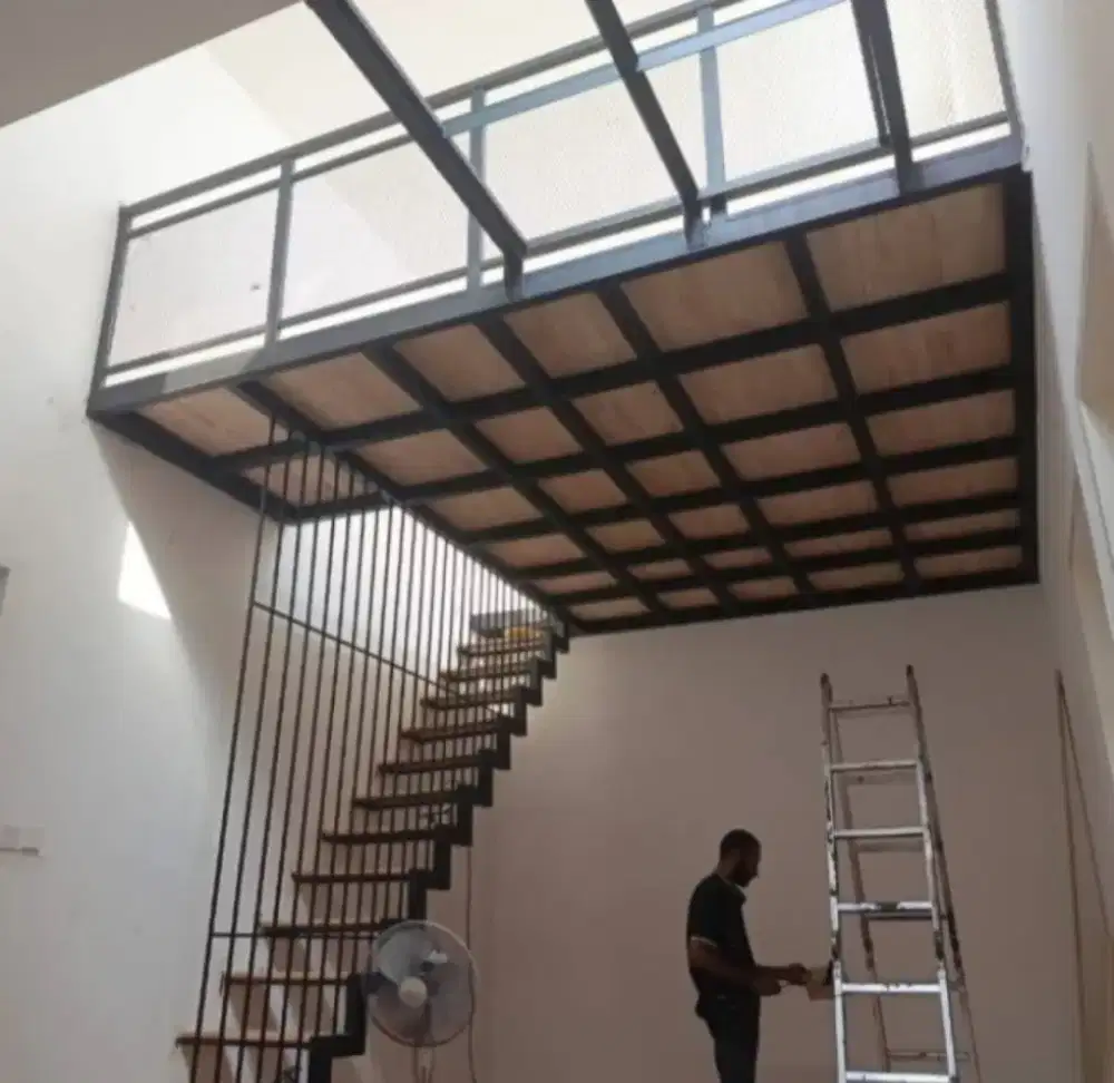 Mezzanine bed kamar