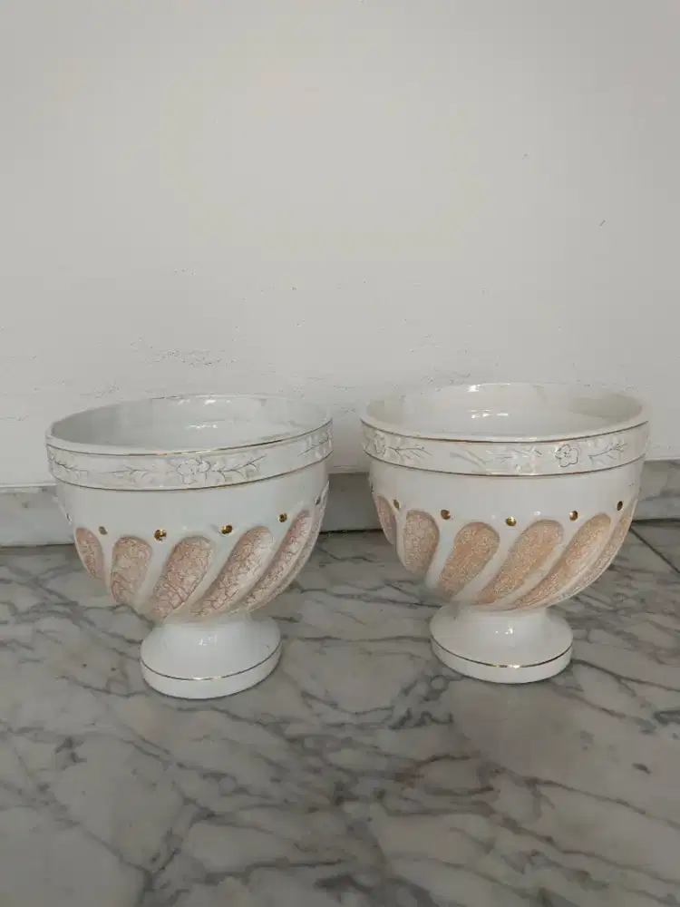 Pedestal and flower pot porcelain