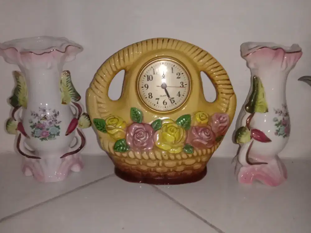 Pajangan keramik jadul