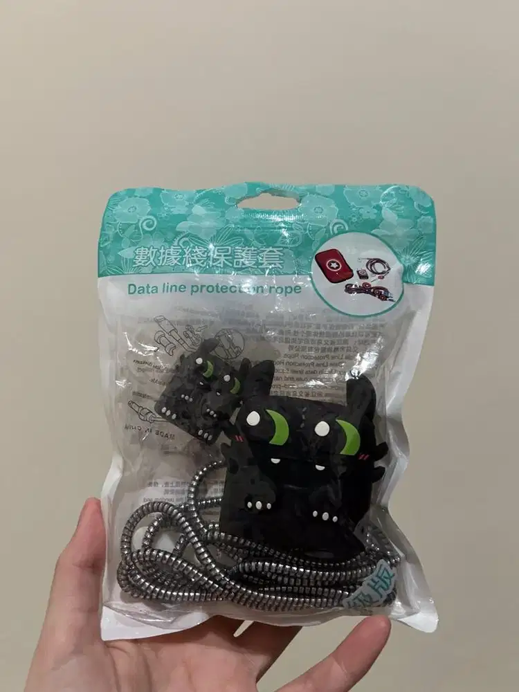 charger protector toothless