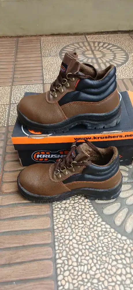 Sepatu Safety Krusher Uk.36 (Eur) preloved second