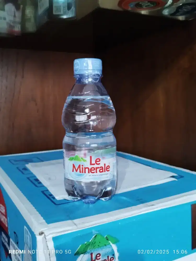 Air Le minerale 330 Ml per dus isi 24