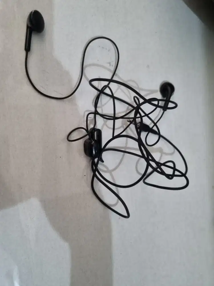 Earphone aneka merk