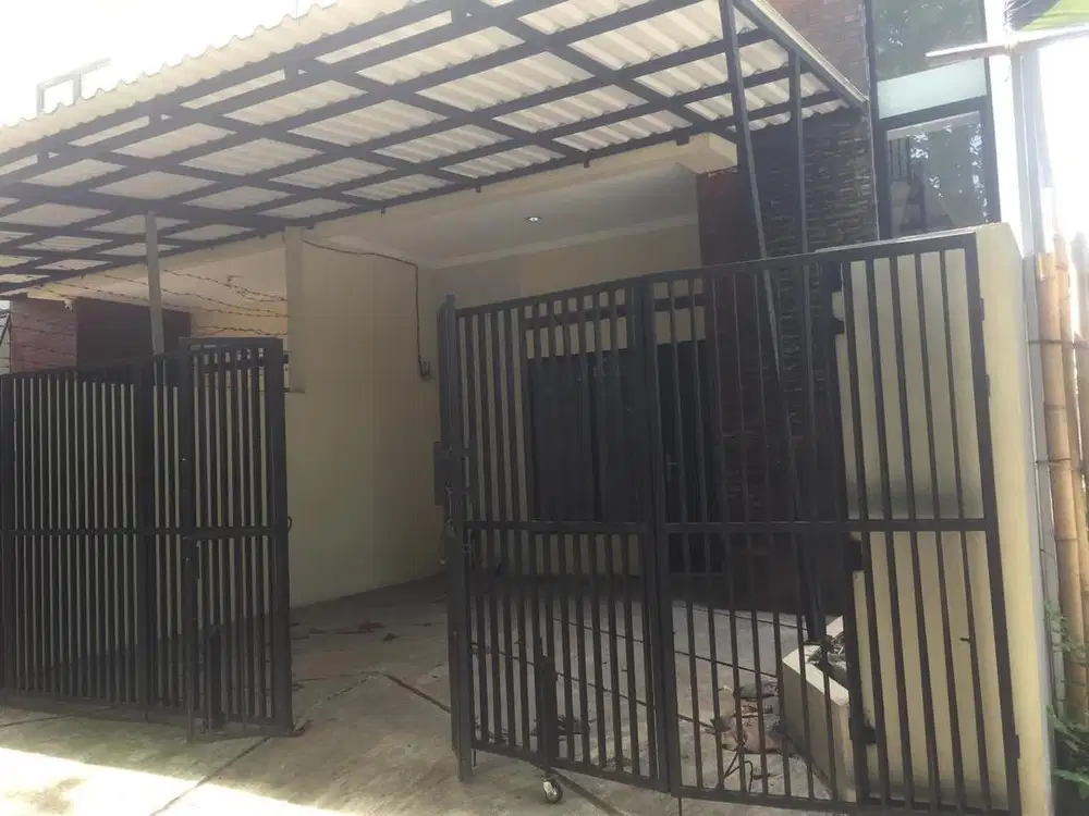 DIKONTRAKKAN RUMAH JATI ASIH, TERAWAT, BERSIH, DEKAT DENGAN AKSES TOL