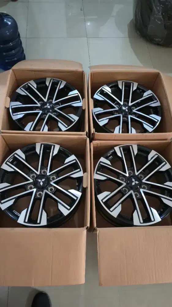 Velg original pajero dakar th 2022