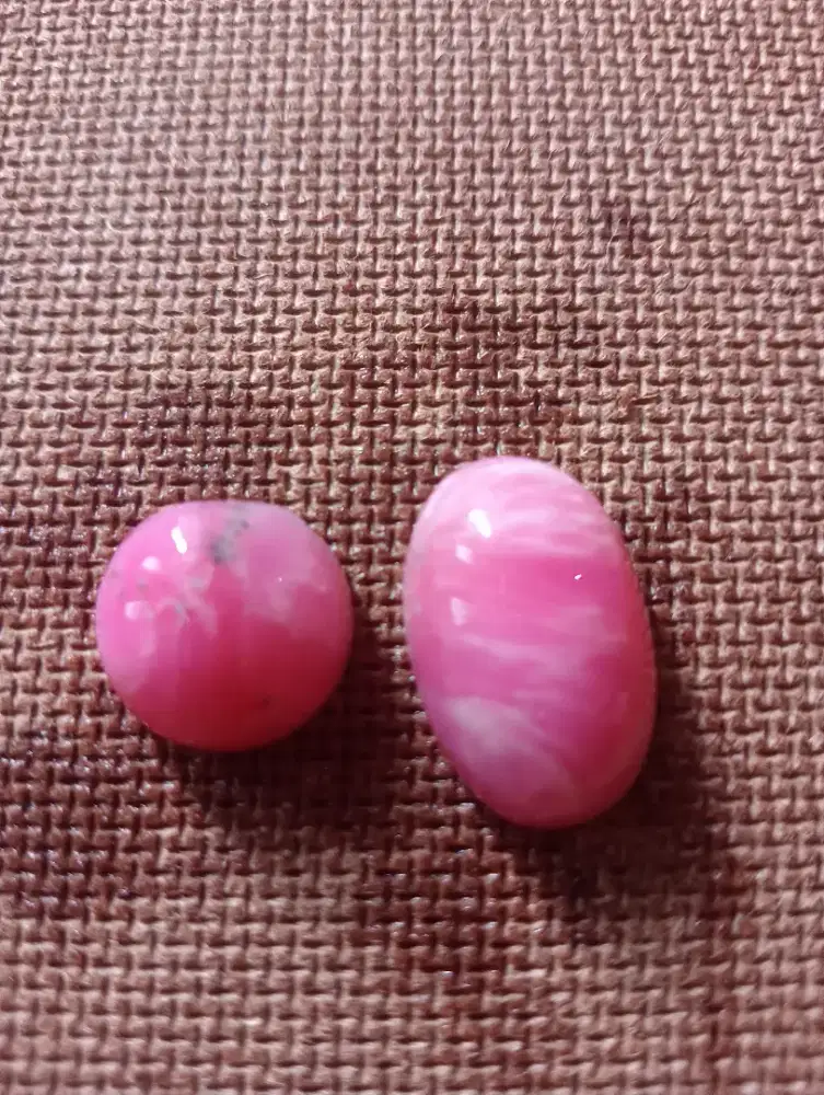 Batu merah apa adanya