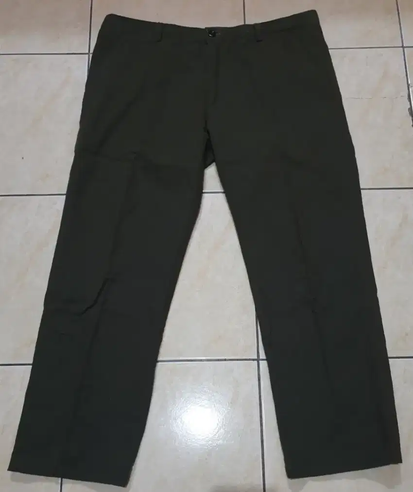 Celana chino katun hijau army