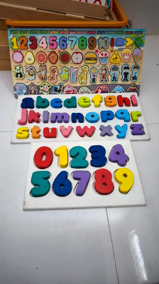 Puzzle huruf dan angka