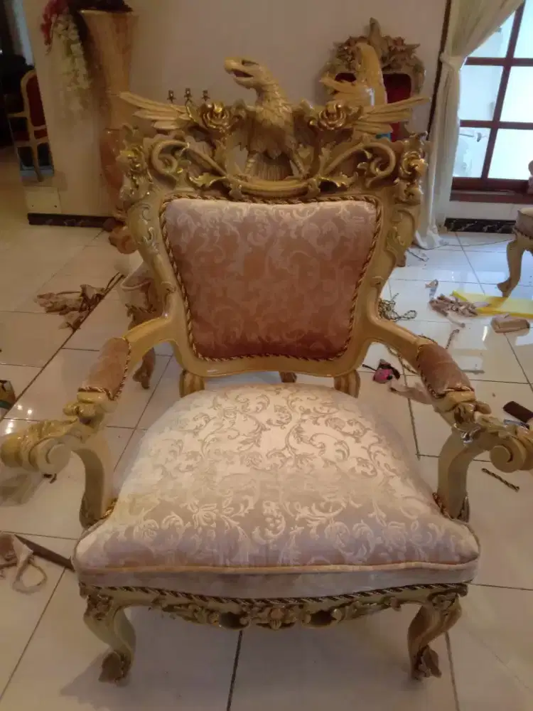 Melayani servis sofa panggilan