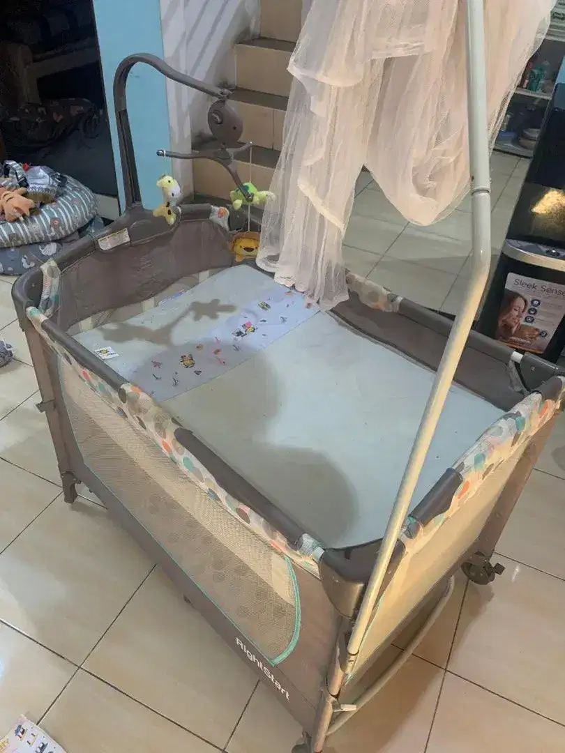 Right start tempat tidur bayi