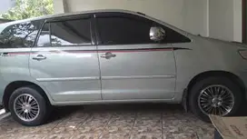 Toyota Kijang Innova 2005 Bensin