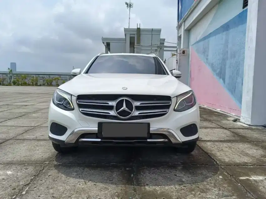 Mercy Glc 250 2017 putih