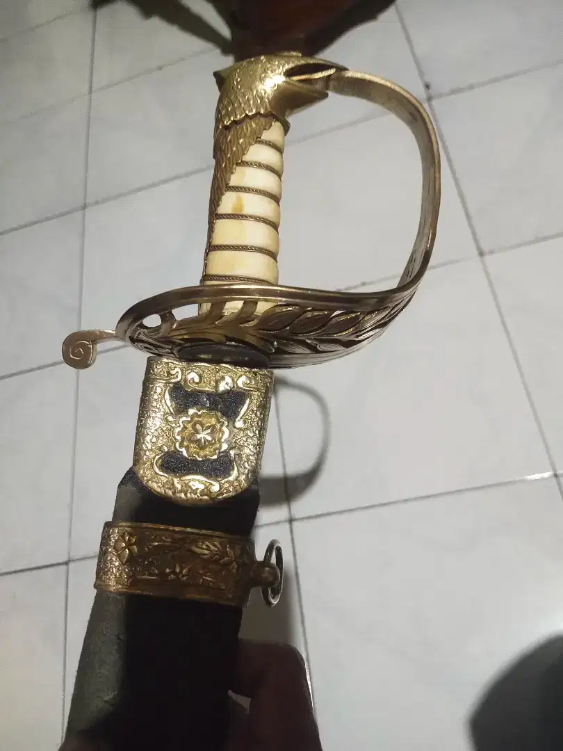hiasan dinding pedang komando