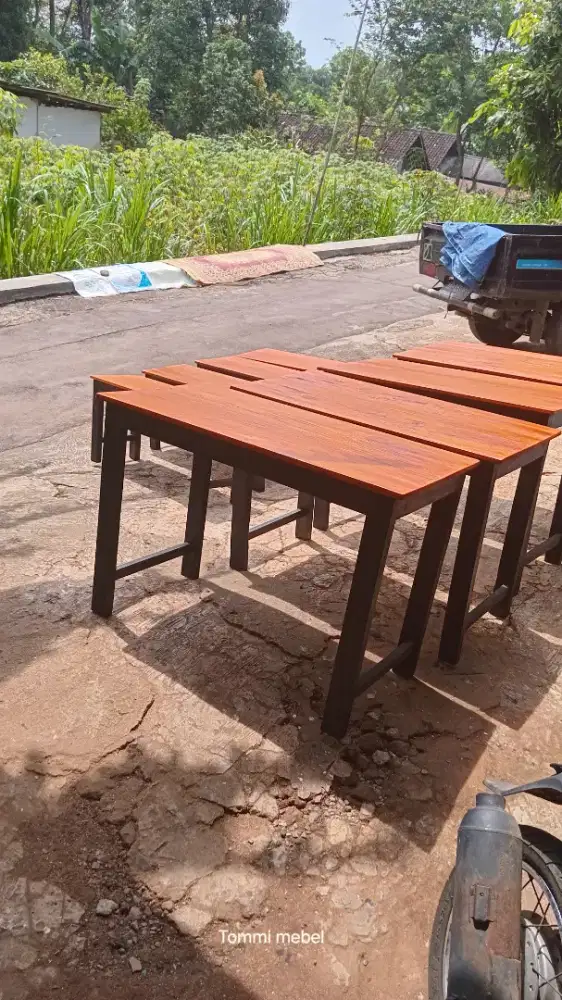 Meja kayu ukuran 120x60x75