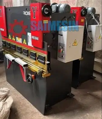 MESIN BENDING PLAT TEKUK 30 TON X 1.6 METER