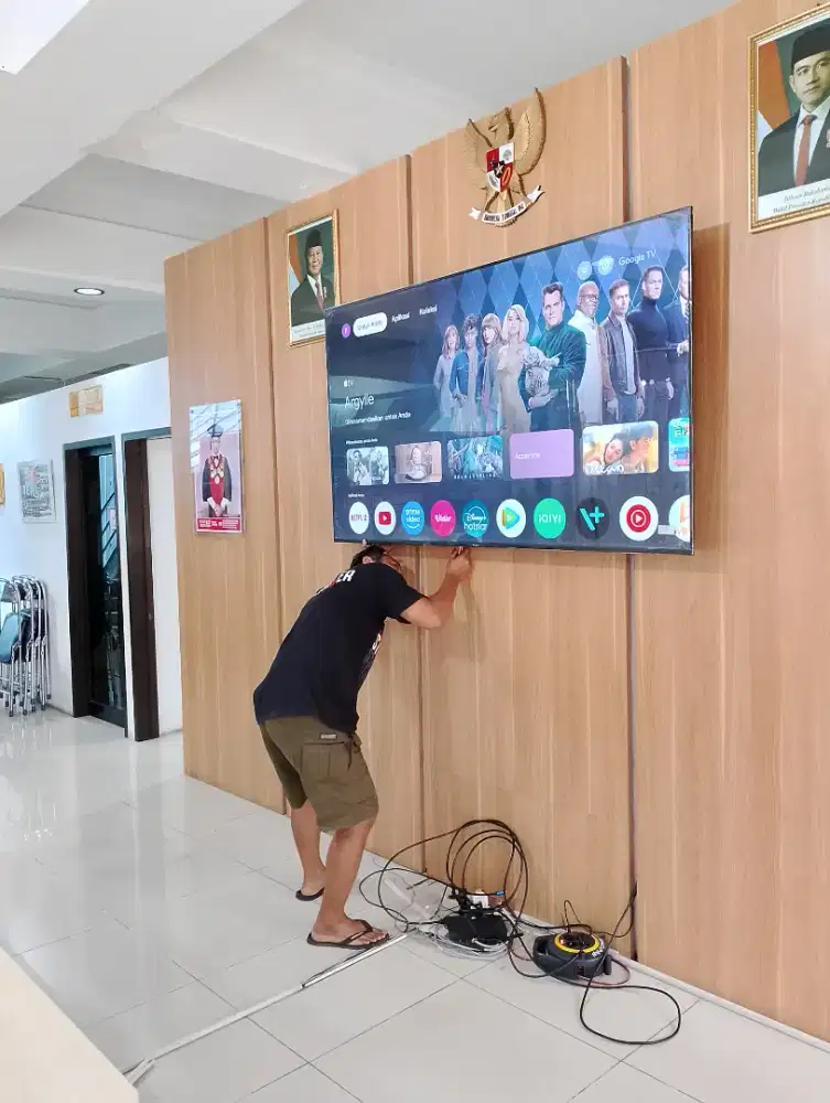 Bracket tv di dinding (braket/breket)