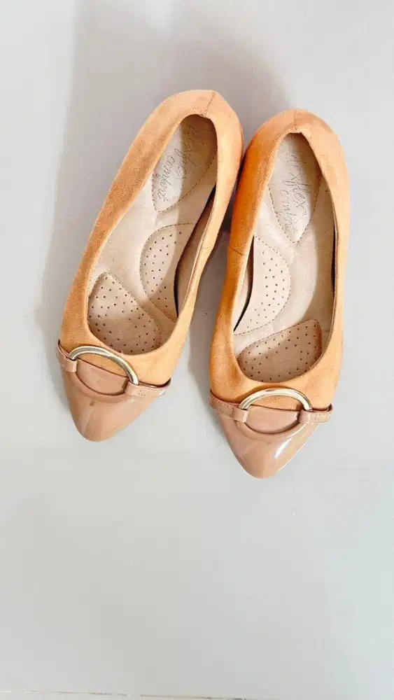 Sepatu wanita wedges