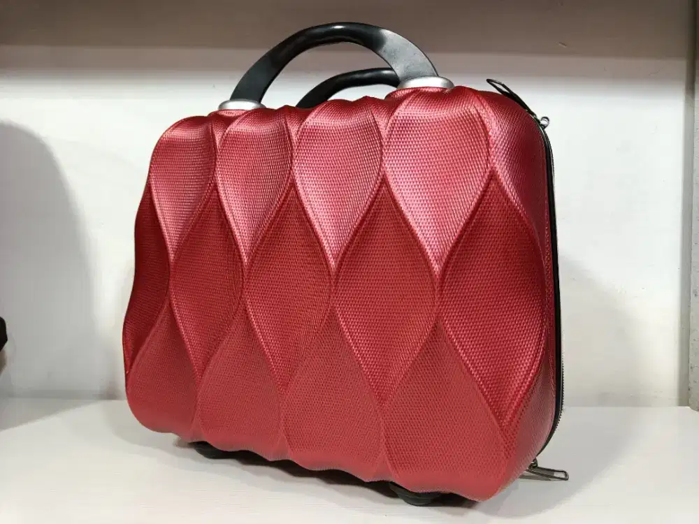 Tas Kecantikan Premium: 14 inci, Praktis, & Ringan