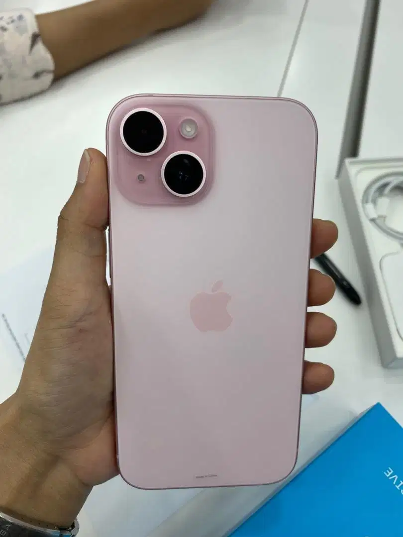 iPhone 15 Basic All Varian Warna New Resmi iBox Bisa Cash dan Kredit