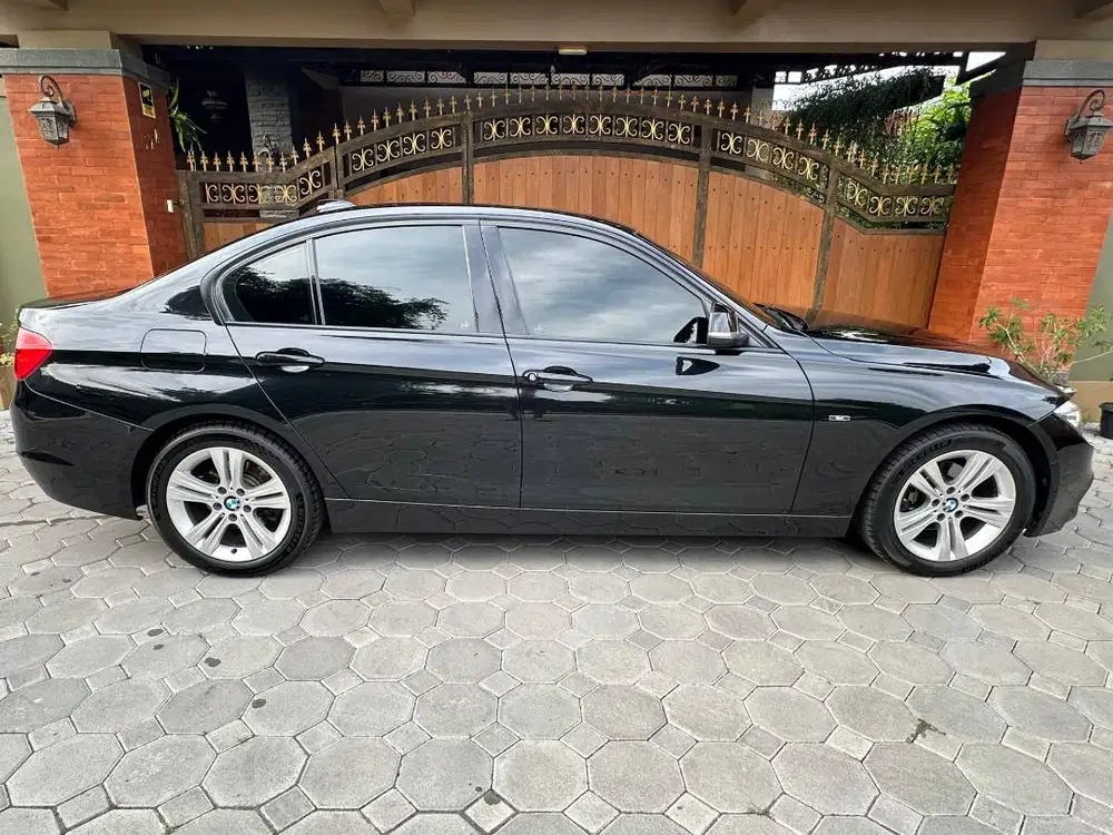 BMW 320i Sport 2013/2014