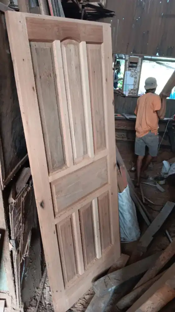 PINTU KAYU MERANTI murah bagus dan kering