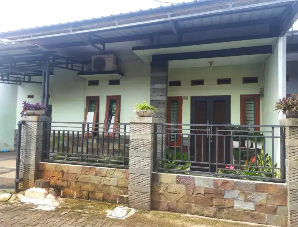 DIJUAL CEPAT Rumah Hook Nyaman & Strategis di Eka Rasmi