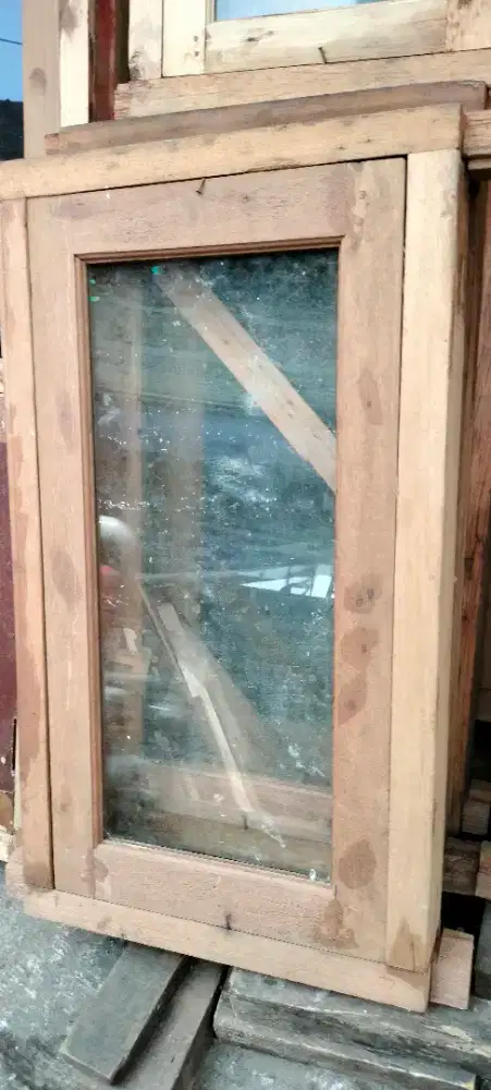 Jendela Meranti 40x80 murah kayu kering