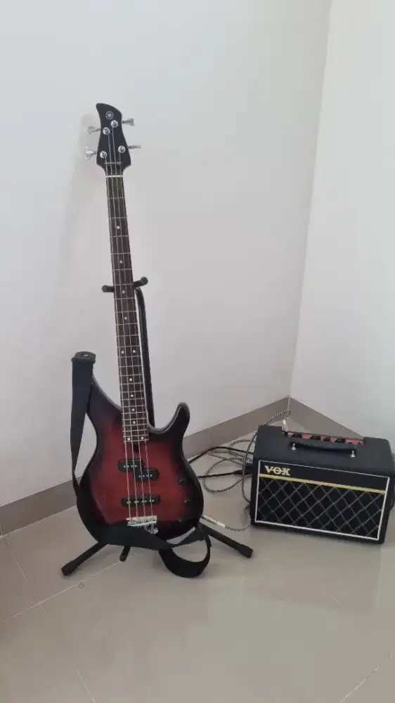 Bass Yamaha TRBX-174 dengan Ampli Vox Pathfinder 10 Bass