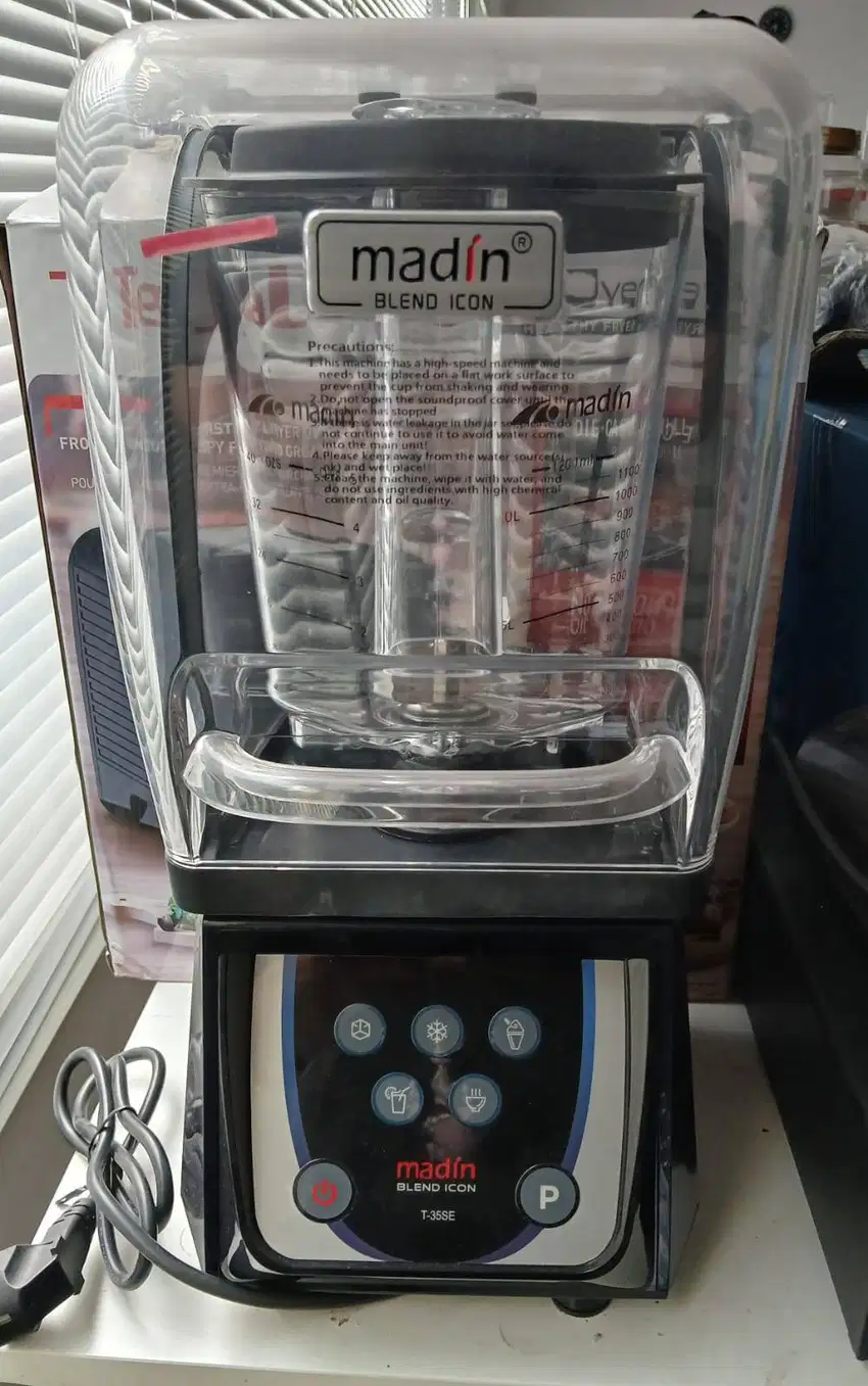 Blender / juicer MADIN