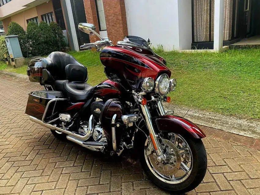 DIJUAL!! Harley Davidson Ultra Classic CVO 2013