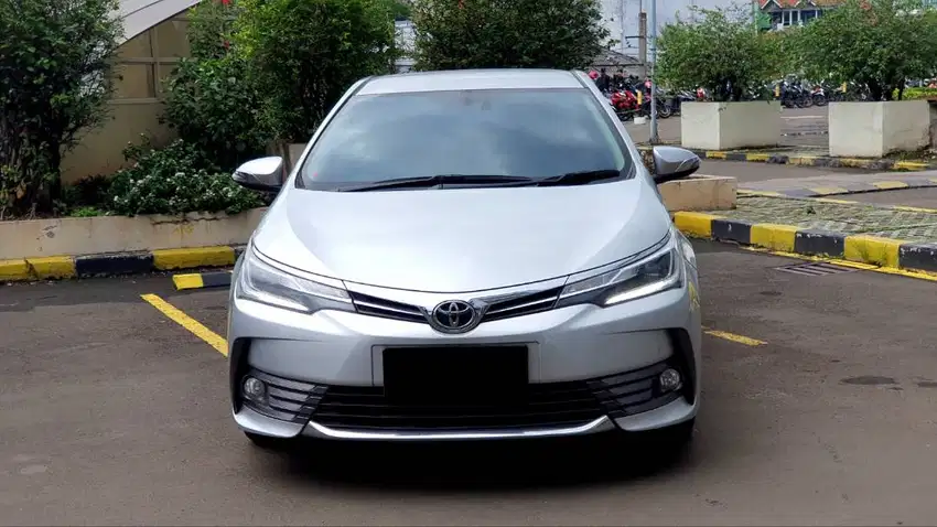 Toyota Corolla Altis 1.8 V Silver Metalik 2019 Km 71Rb Service Record