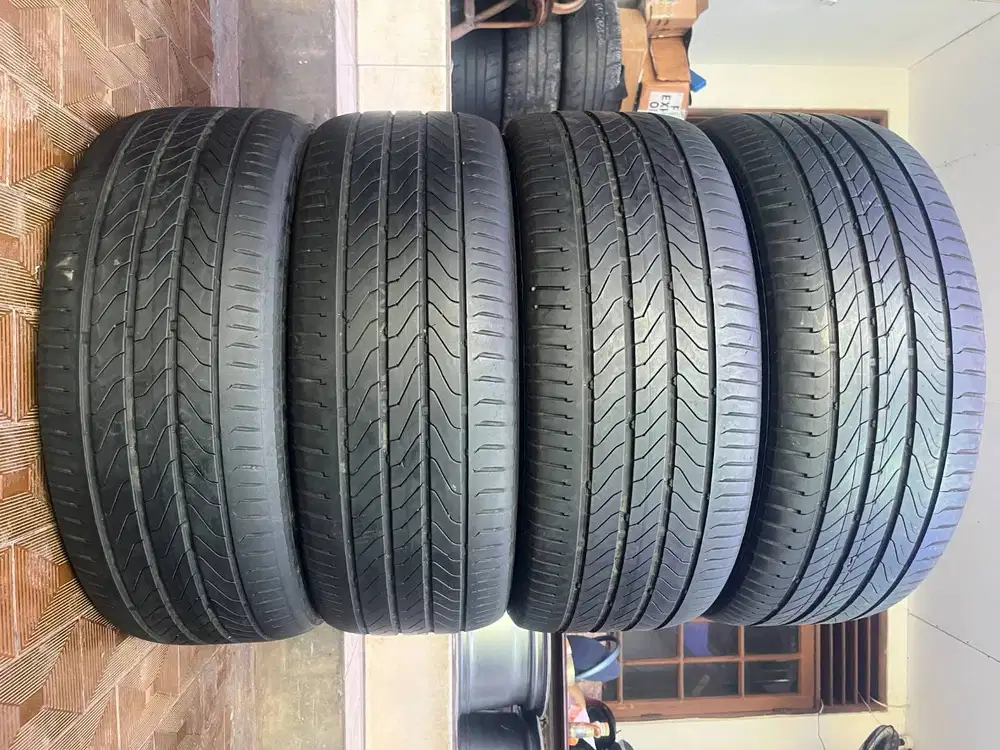 Ban Continental Ultra Contact 6/UC6 225 50 r18 4Pcs