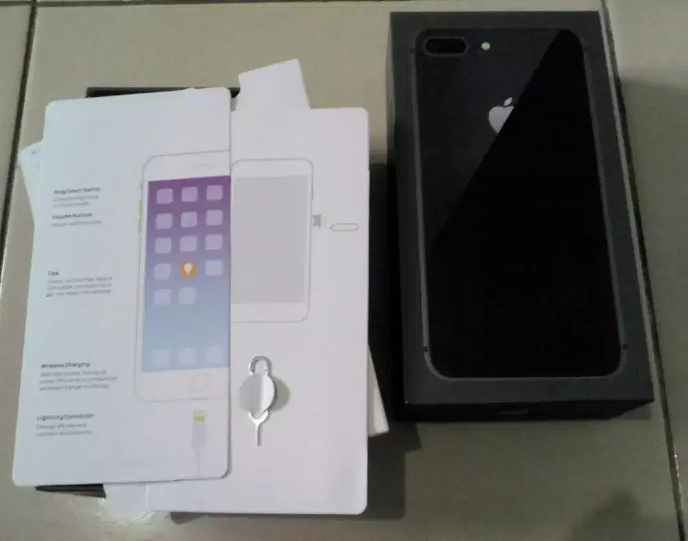 Box ori iphone 8+,ori bawaan.