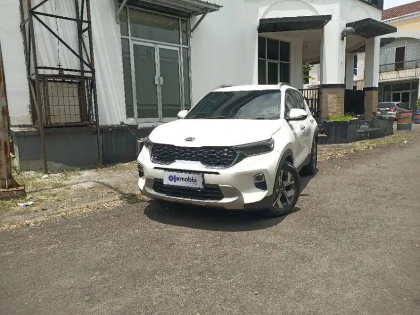 Pajak Panjang - KIA SONET 1.5 DYNAMIC 7 SEATER BENSIN A/T 2021 PUTIH