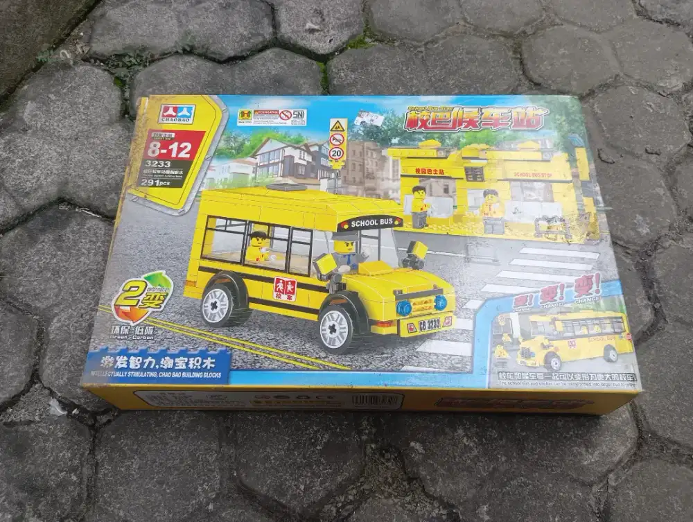 Mainan bis sekolah