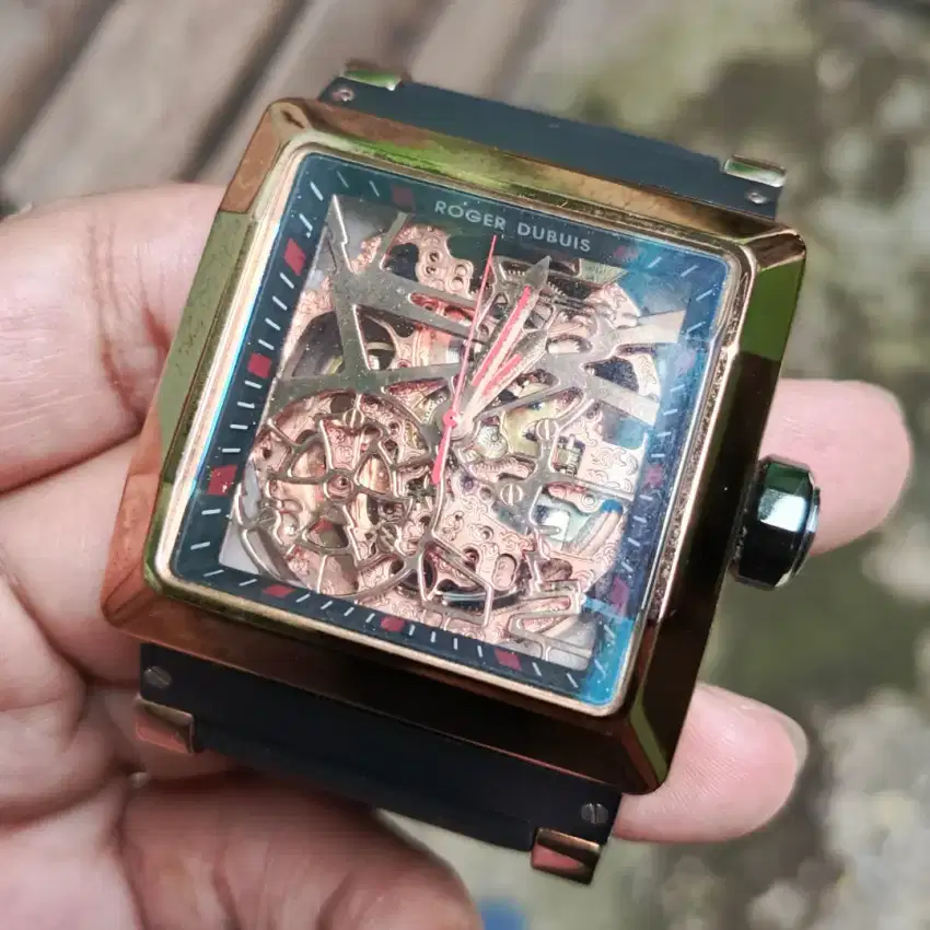 Jam Tangan Automatic Skeleton Roger Dubuis