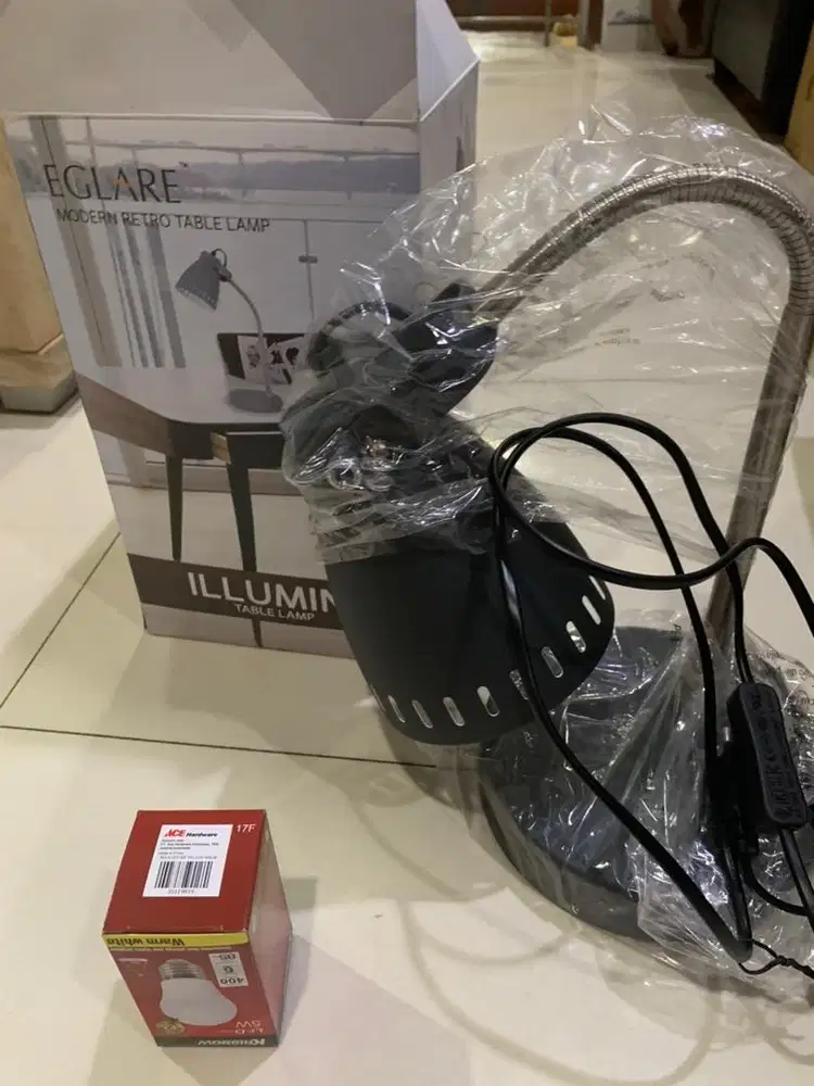 Lampu meja belajar eglare illumini